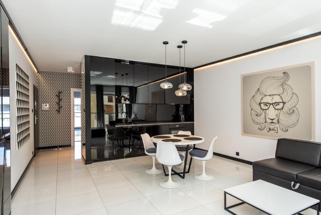 Super-Apartamenty Presidential Suite Poznań Extérieur photo